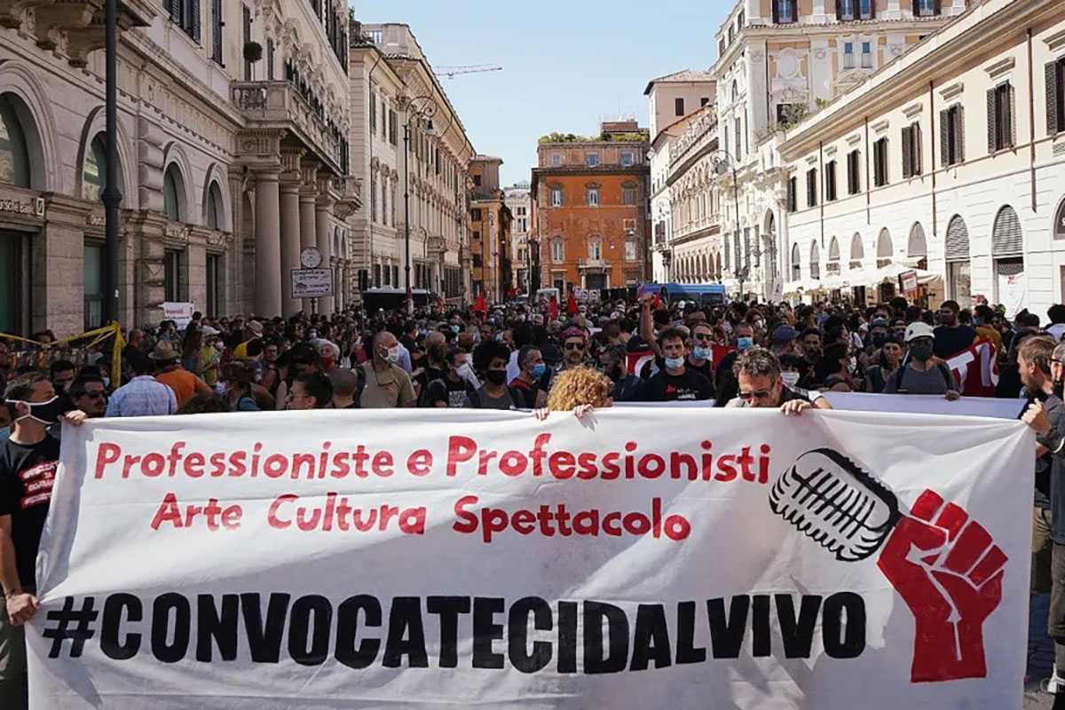 Spettacolo e cultura scendono in piazza